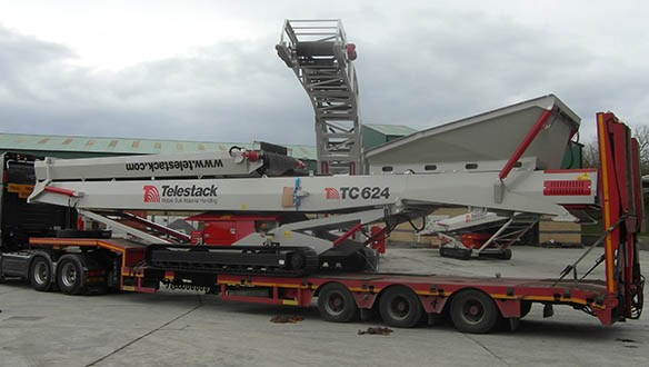 Tracked conveyor in transport 